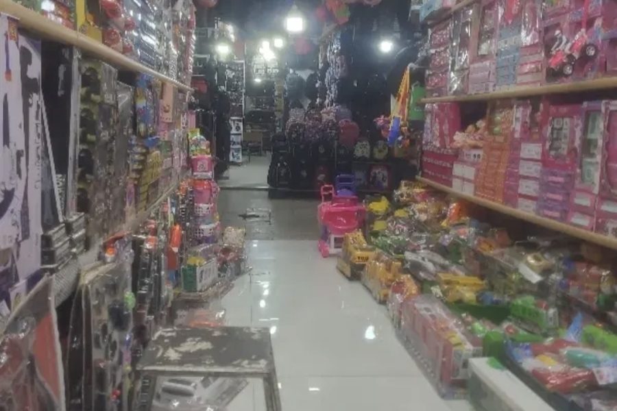 کار در سیسمونی فروشی در بازار